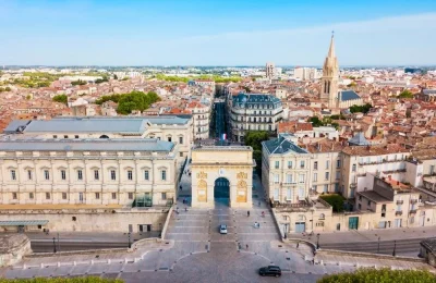 Vue-aerienne-sur-la-rue-Foch